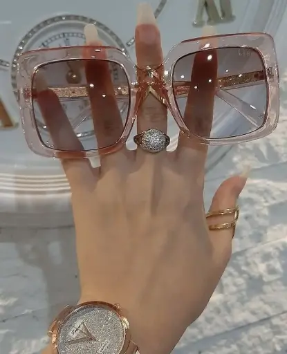 Celebrity Oversized Luxury Sunglasses – Rose Gold Edition